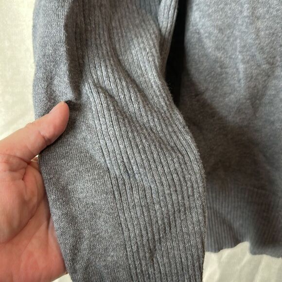 APT. 9 gray long sleeve full zip knit sweater with ribbed accents Medium - Picture 2 of 7